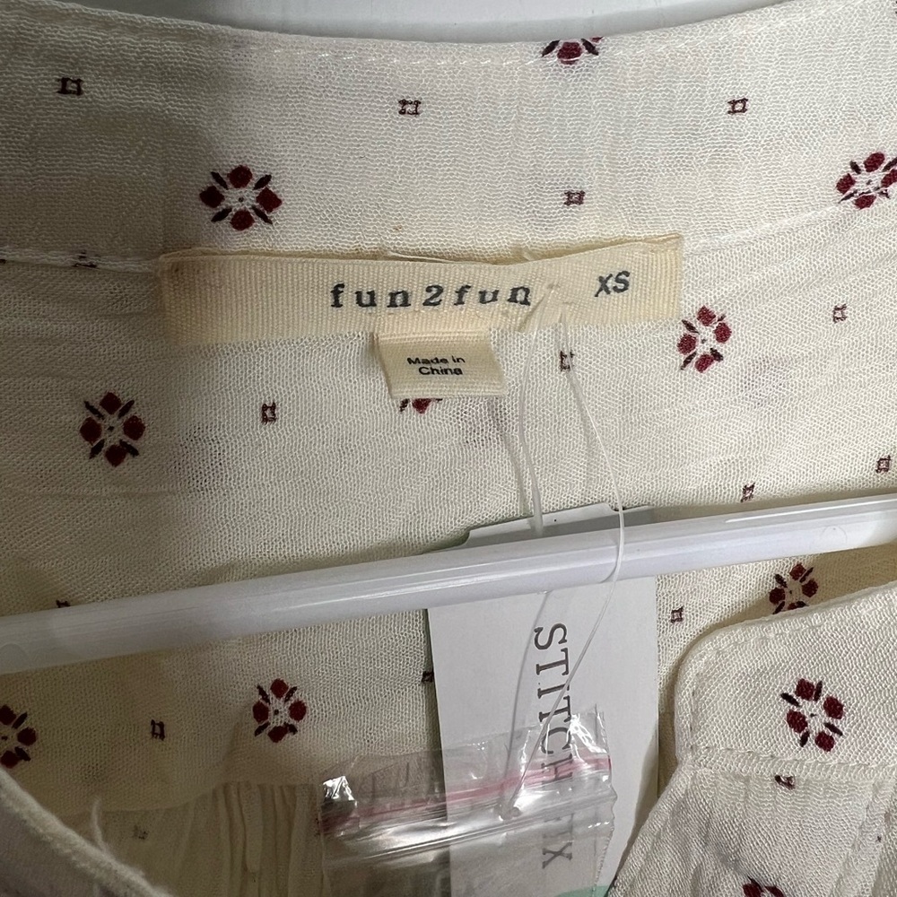 Fun 2 Fun Rayon Top New With Tags Size XS - Picture 3 of 6